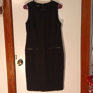Talbots size 6 women's sleeveless black midi dress, pockets
